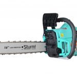 Технические характеристики Производитель Sturm Модель GC99372B Рабочий объём 45 см³ Мощность 1.9 кВт / 2.6 л.с. Тип двигателя двухтактный, воздушного охлаждения Объём масляного бака 0.26 л Объём топливного бака 0.55 л Обороты холостого хода 3200 об/мин Свеча зажигания L7RTC, M14×1.25 Длина шины 400 мм Шаг цепи 3/8″ Ширина паза шины 1.3 мм Количество звеньев 57 шт Праймер есть Лёгкий старт есть Антивибрационная система есть Комплектация пила, шина, цепь, защитный кожух, ключи, напильник, мерный стакан, руководство Габариты в упаковке 415×290×260 мм Вес 6.47 кг